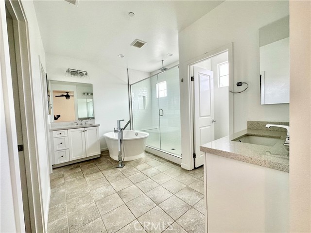 Detail Gallery Image 9 of 28 For 403 Aura Dr, Costa Mesa,  CA 92626 - 4 Beds | 3 Baths