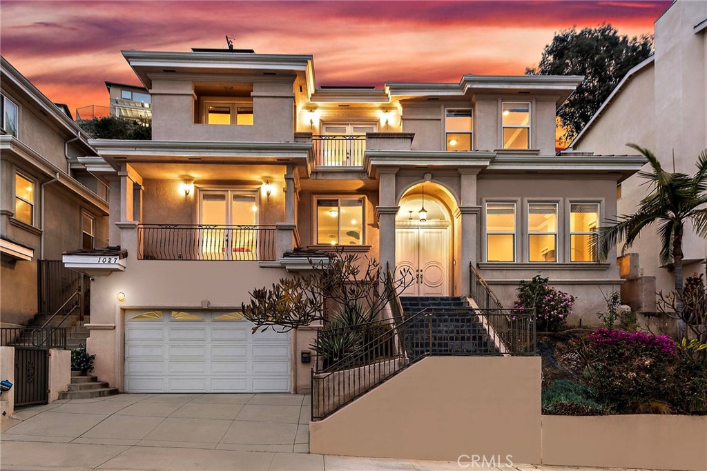 1027 De La Fuente Street