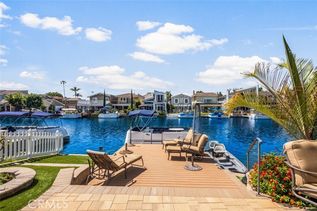 21891 Winnebago Lane, Lake Forest CA: https://media.crmls.org/medias/fe988097-88b0-45f5-a887-fb18c33a3d9c.jpg