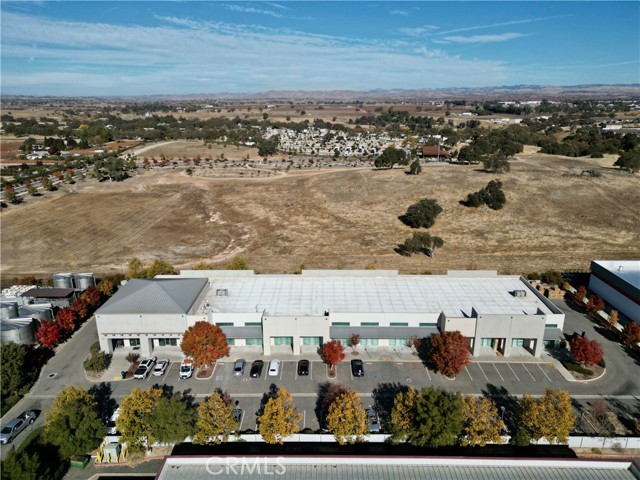 2758 Danley Court, Paso Robles CA: https://media.crmls.org/medias/fe98adc5-3c2e-42ab-894e-4d1a301f823f.jpg