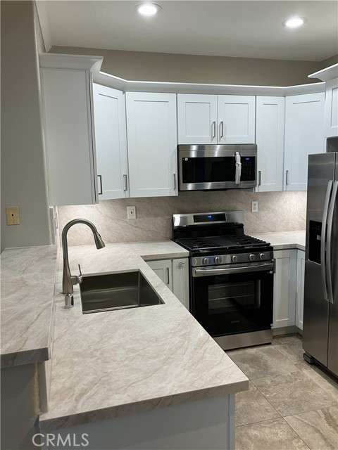 Detail Gallery Image 7 of 20 For 37 via Barcelona, Rancho Santa Margarita,  CA 92688 - 3 Beds | 2 Baths