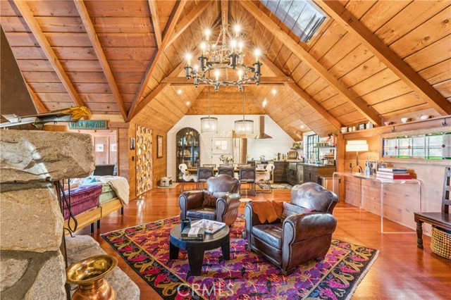 Detail Gallery Image 9 of 69 For 840 Coyote Walk, Lake Arrowhead,  CA 92352 - 4 Beds | 3 Baths