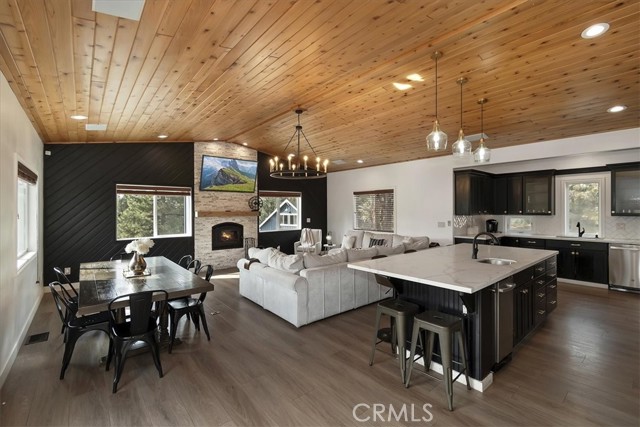 Detail Gallery Image 6 of 73 For 1051 Mound, Big Bear City,  CA 92314 - 4 Beds | 5 Baths