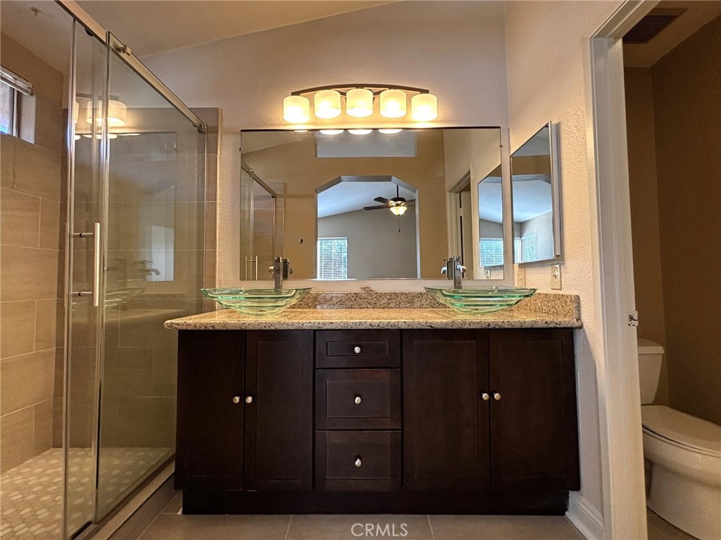https://media.crmls.org/medias/fe9b1fe2-b7cb-45df-a10a-962d858ce6d1.jpg?preset=X-Large