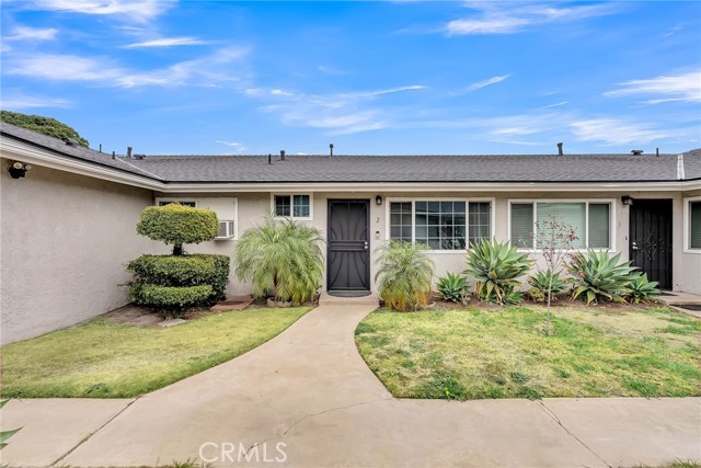 Detail Gallery Image 2 of 27 For 1302 W Lido Pl #2,  Anaheim,  CA 92801 - 2 Beds | 1 Baths