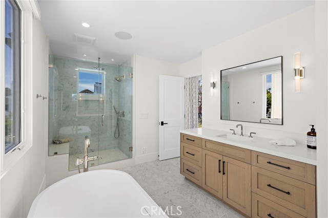 Detail Gallery Image 37 of 49 For 509 Carnation, Corona Del Mar,  CA 92625 - 3 Beds | 3/1 Baths
