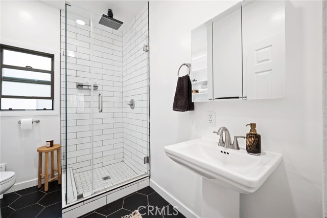 Detail Gallery Image 11 of 25 For 1350 Carlton, Glendale,  CA 91205 - 3 Beds | 2 Baths