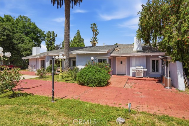 Detail Gallery Image 37 of 44 For 8647 Corbin Ave, Winnetka,  CA 91306 - 5 Beds | 3/1 Baths