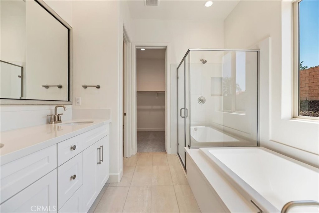 MLS #OC25093156 image #12