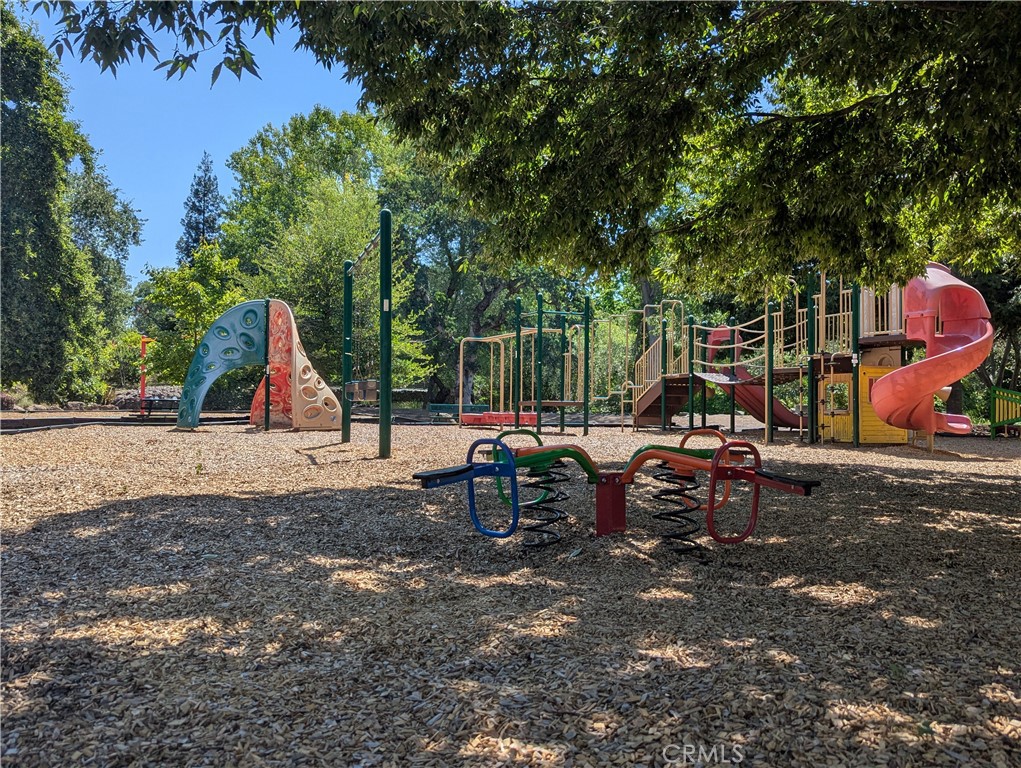 https://media.crmls.org/medias/fe9ecbbc-06f0-4d14-a769-3f6ee25e1089.jpg?preset=X-Large