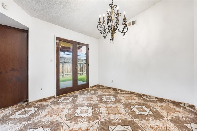 Detail Gallery Image 20 of 43 For 813 Orangewood, Bakersfield,  CA 93306 - 3 Beds | 2 Baths