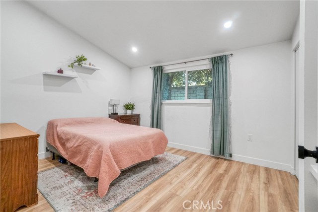Detail Gallery Image 19 of 50 For 19118 Avenue of the Oaks #B,  Newhall,  CA 91321 - 2 Beds | 1 Baths