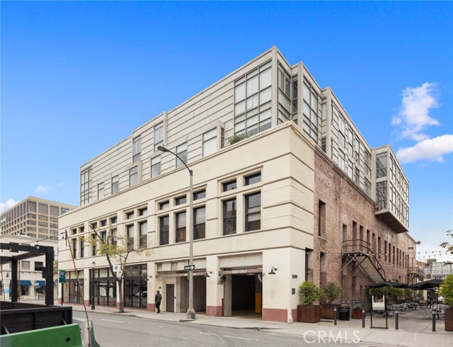 Detail Gallery Image 1 of 1 For 35 N Raymond Ave #403,  Pasadena,  CA 91103 - 3 Beds | 2/1 Baths