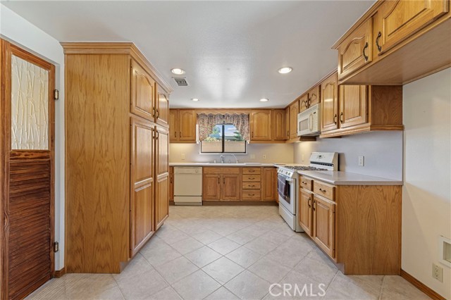 Detail Gallery Image 13 of 41 For 8038 Cyclamen Way, Buena Park,  CA 90620 - 4 Beds | 2 Baths