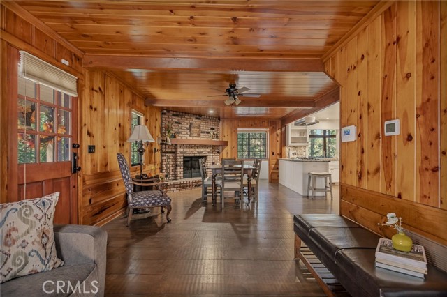 Detail Gallery Image 16 of 38 For 27902 Squirrel, Lake Arrowhead,  CA 92352 - 3 Beds | 2 Baths