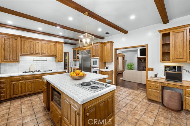 533 E Sierra Madre Avenue, Glendora CA: https://media.crmls.org/medias/fea54911-ff83-439f-acd9-7bcf374ab861.jpg