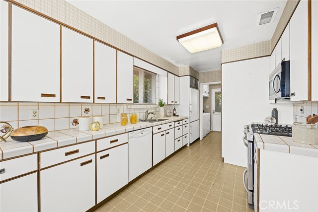 Detail Gallery Image 12 of 38 For 1305 Milam Pl, Monterey Park,  CA 91755 - 3 Beds | 1/1 Baths