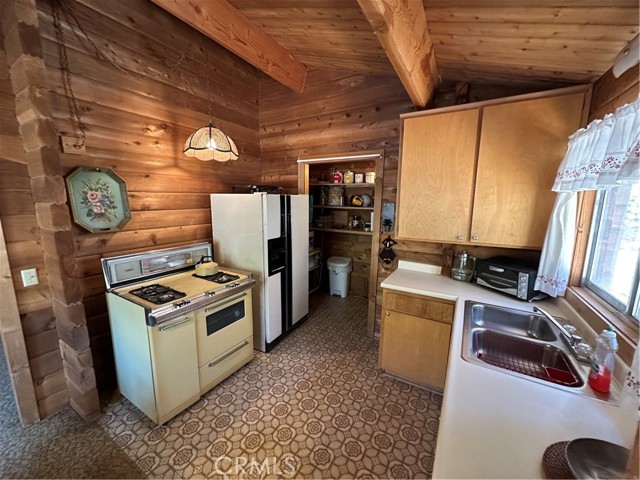 Detail Gallery Image 5 of 15 For 41267 Valley of the Falls Dr, Forest Falls,  CA 92339 - 2 Beds | 2 Baths