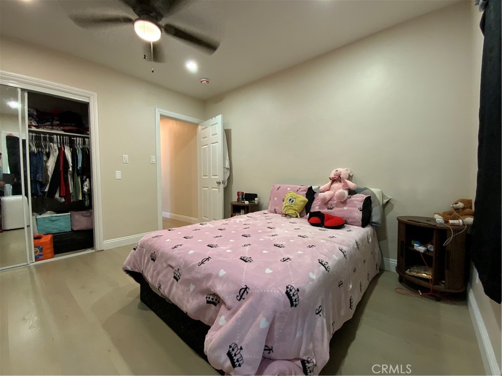 https://media.crmls.org/medias/feaa4d55-4406-45af-95d8-ea0be96ff5b1.jpg?preset=X-Large