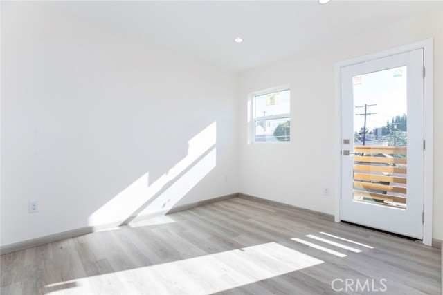 Detail Gallery Image 21 of 26 For 1754 N Berendo St #D,  Los Angeles,  CA 90027 - 3 Beds | 2/1 Baths