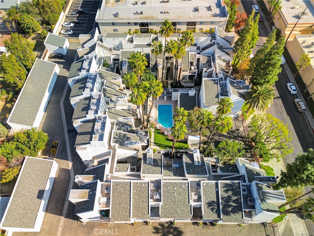 https://media.crmls.org/medias/feab035a-ee5f-4d8e-b76c-9b892b59933b.jpg?preset=X-Large