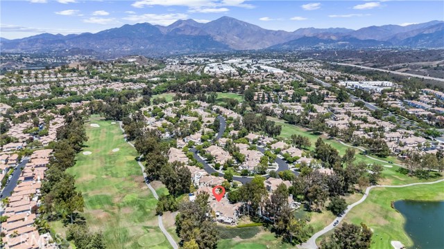 3 Vista Frondosa, Rancho Santa Margarita CA: https://media.crmls.org/medias/feab068a-ae6a-4362-994e-48d256c5881e.jpg
