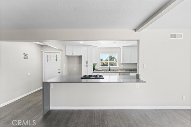 Detail Gallery Image 6 of 49 For 43704 Gadsden Ave, Lancaster,  CA 93534 - 4 Beds | 2 Baths