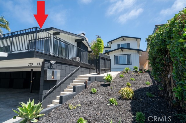 239 Avenida Pelayo, San Clemente CA: https://media.crmls.org/medias/feacad7b-5726-40cc-a0e8-4b7639fc1b75.jpg