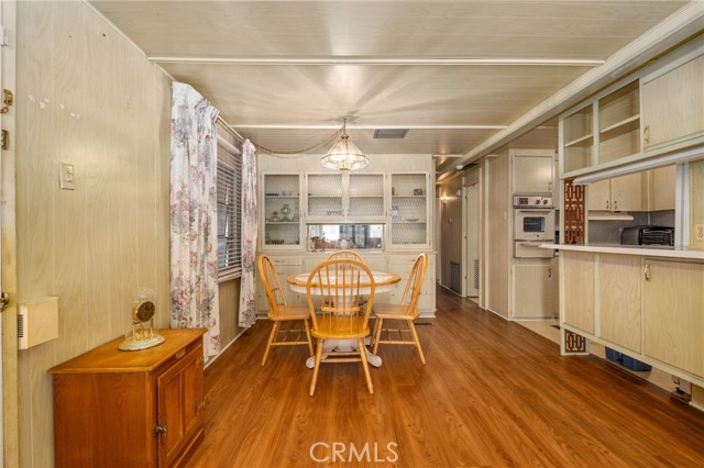 2692 Highland Avenue, Highland CA: https://media.crmls.org/medias/feacd3fe-4985-422d-a284-3e262fbf85a6.jpg