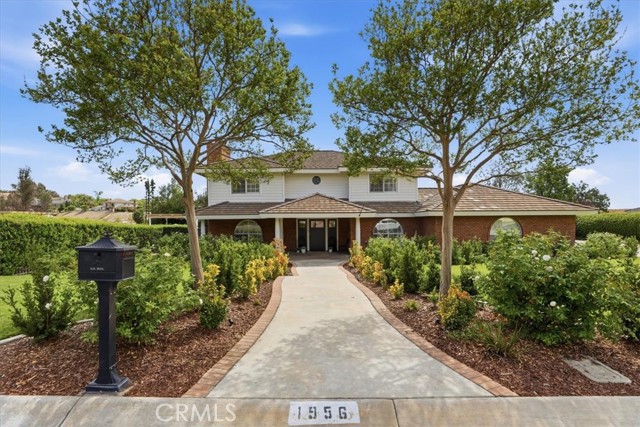 Detail Gallery Image 7 of 75 For 1956 Middle Creek, Riverside,  CA 92506 - 5 Beds | 4/1 Baths