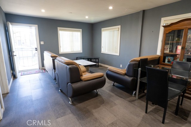 Detail Gallery Image 6 of 11 For 431 W 81st St, Los Angeles,  CA 90003 - 7 Beds | 3 Baths