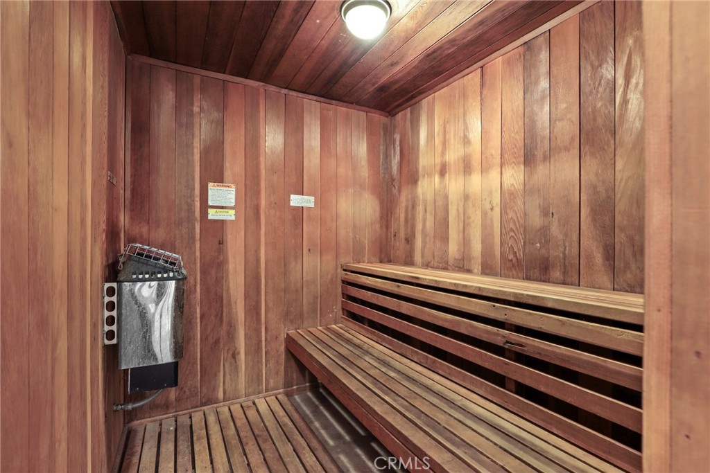 https://media.crmls.org/medias/feaee468-5948-444a-b56d-2662a493101f.jpg?preset=X-Large