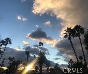 https://media.crmls.org/medias/feaee520-912d-4b82-ae1a-a1b0c3247b7e.jpg?preset=X-Large