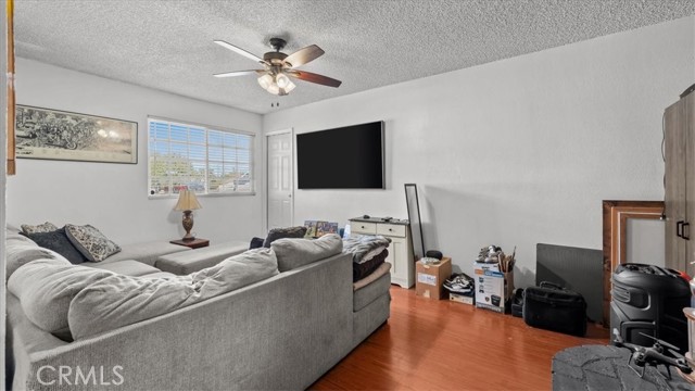 Detail Gallery Image 10 of 26 For 17547 Granada, Fontana,  CA 92335 - 3 Beds | 2 Baths