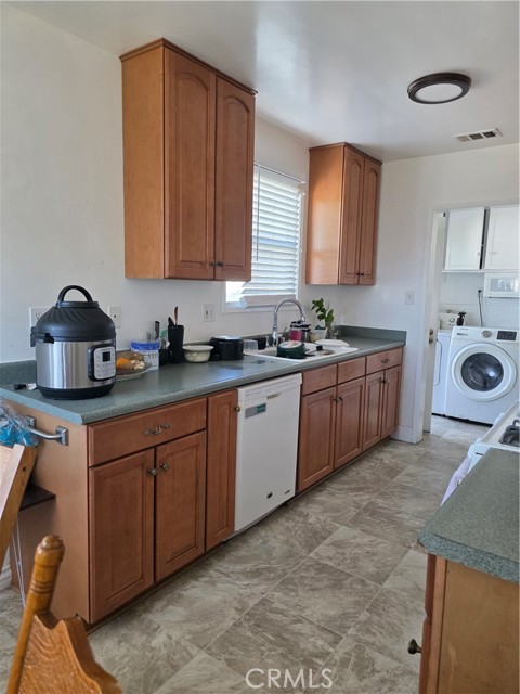 Detail Gallery Image 5 of 20 For 10446 Highdale St, Bellflower,  CA 90706 - 3 Beds | 2 Baths