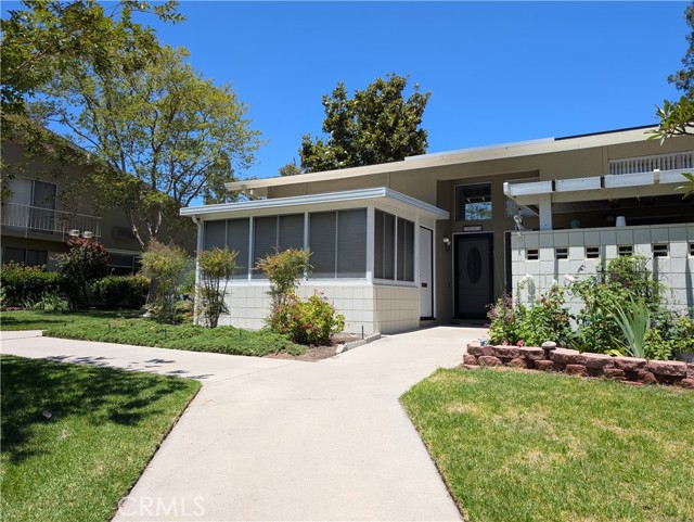 Detail Gallery Image 4 of 32 For 188 Avenida Majorca a,  Laguna Woods,  CA 92637 - 2 Beds | 2 Baths