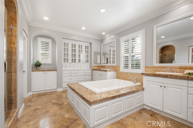 20 Townsend, Irvine CA: https://media.crmls.org/medias/feb1253d-0e09-4b15-acd7-9c9b323184b9.jpg