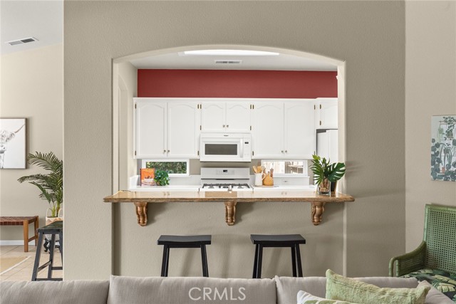 3049 Coach Lite Drive, Chico CA: https://media.crmls.org/medias/feb15d93-9e17-4bdf-946f-64e7d3cdfdcf.jpg