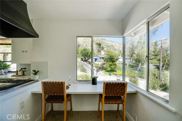 Detail Gallery Image 12 of 36 For 1784 Skyview Dr, Altadena,  CA 91001 - 3 Beds | 2 Baths