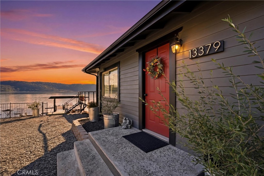 13379 Lakeshore Drive