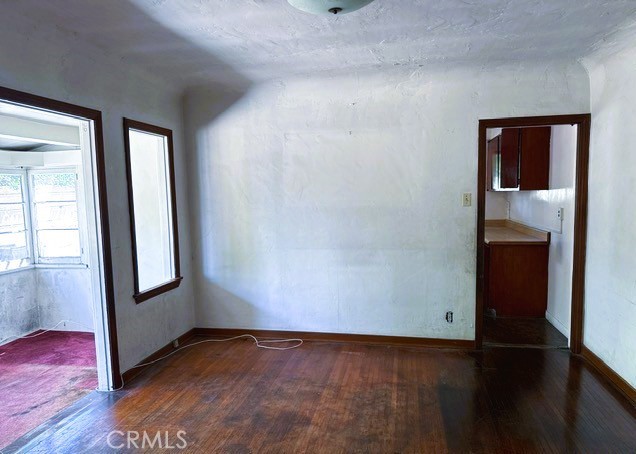 https://media.crmls.org/medias/feb1ad22-08a8-4aa4-8df4-d0ad97d44b35.jpg?preset=X-Large