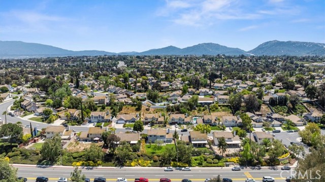 41880 Humber Dr., Temecula CA: https://media.crmls.org/medias/feb1c53f-6bc6-4c9f-a595-ad6d7b3d2401.jpg