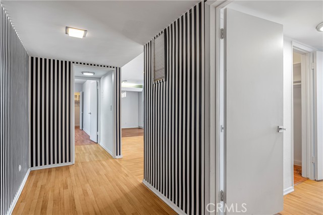 5429 Newcastle Avenue, Encino CA: https://media.crmls.org/medias/feb2780d-a48a-4710-a262-984497fceb2a.jpg