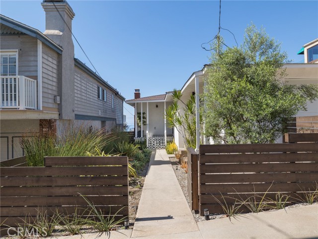 1865 Hillcrest Drive, Hermosa Beach, California 90254, 2 Bedrooms Bedrooms, ,1 BathroomBathrooms,Residential,Sold,Hillcrest Drive,SB22224763