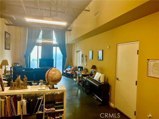 Detail Gallery Image 8 of 64 For 300 E 4th St. #101,  Long Beach,  CA 90802 - 1 Beds | 2 Baths