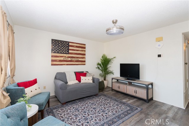 Detail Gallery Image 4 of 20 For 1607 Westfield, Paso Robles,  CA 93446 - 2 Beds | 1 Baths