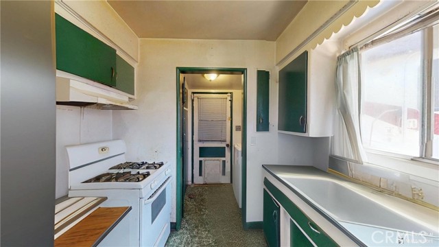 6280 Johnson Avenue, Long Beach CA: https://media.crmls.org/medias/feb2fa73-be1a-45ad-a5d1-7e47fa59cd11.jpg