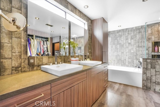 479 Pesaro Street, Oak Park CA: https://media.crmls.org/medias/feb33673-178c-43e6-84dc-194b71bdca6a.jpg