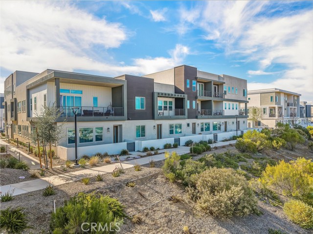 Detail Gallery Image 40 of 43 For 26767 Laurel Mountain Loop, Valencia,  CA 91381 - 4 Beds | 3 Baths