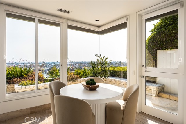 1535 Dolphin Terrace, Corona del Mar CA: https://media.crmls.org/medias/feb3d143-f21f-42e8-b1b1-bd01b7e67e06.jpg